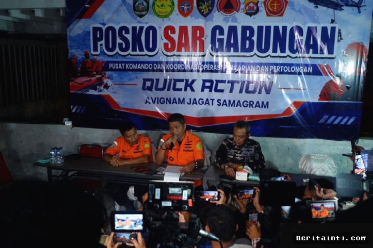 Tim SAR Temukan Rompi Pelampung dalam Pencarian Korban Speedboat Selat Sunda