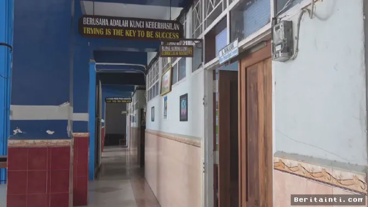 Makassar — Kelangkaan BBM Paksa Sekolah Gelar Pembelajaran Jarak Jauh