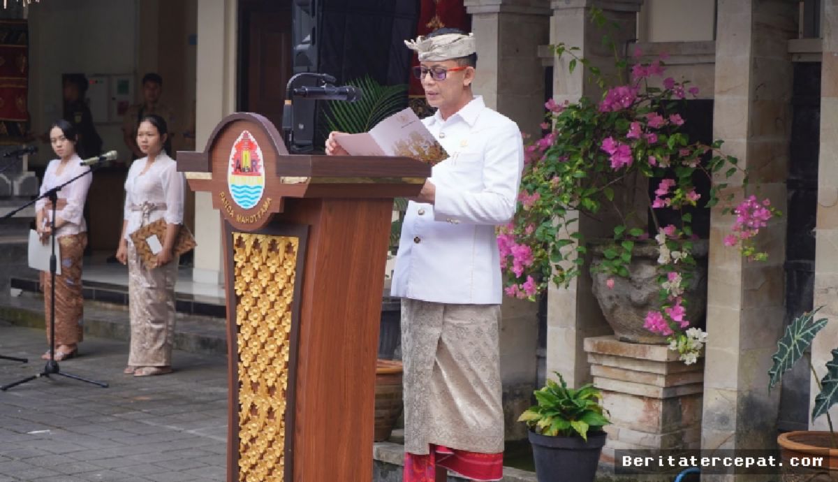 KLUNGKUNG — Bupati Satria Minta Perumda Air Minum Benahi Layanan