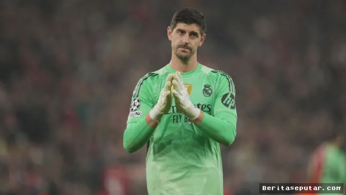 Courtois Tinggalkan Lapangan Usai Madrid Bertandang ke Anfield