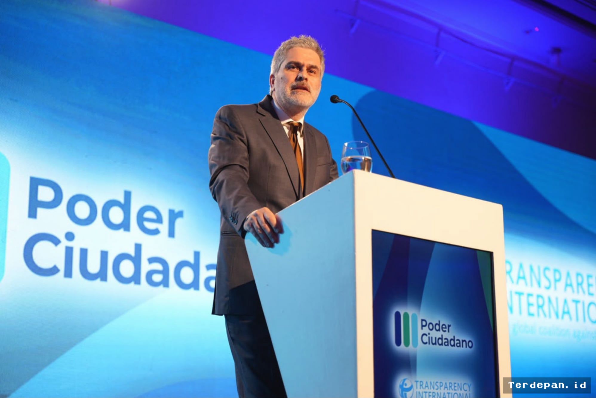 Poder Ciudadano Kritik Kemunduran Transparansi Argentina