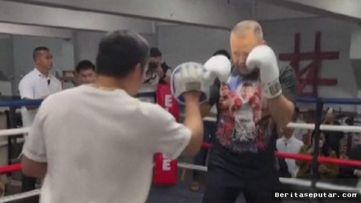 Manny Pacquiao Latih Tinju Presiden Polandia di Filipina