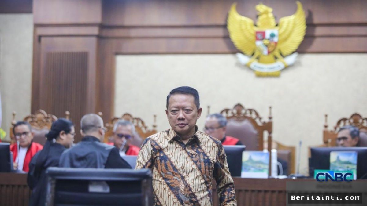 Eks Jampidsus Febrie Didakwa Pemerasan dan TPPU Rp 354 Miliar