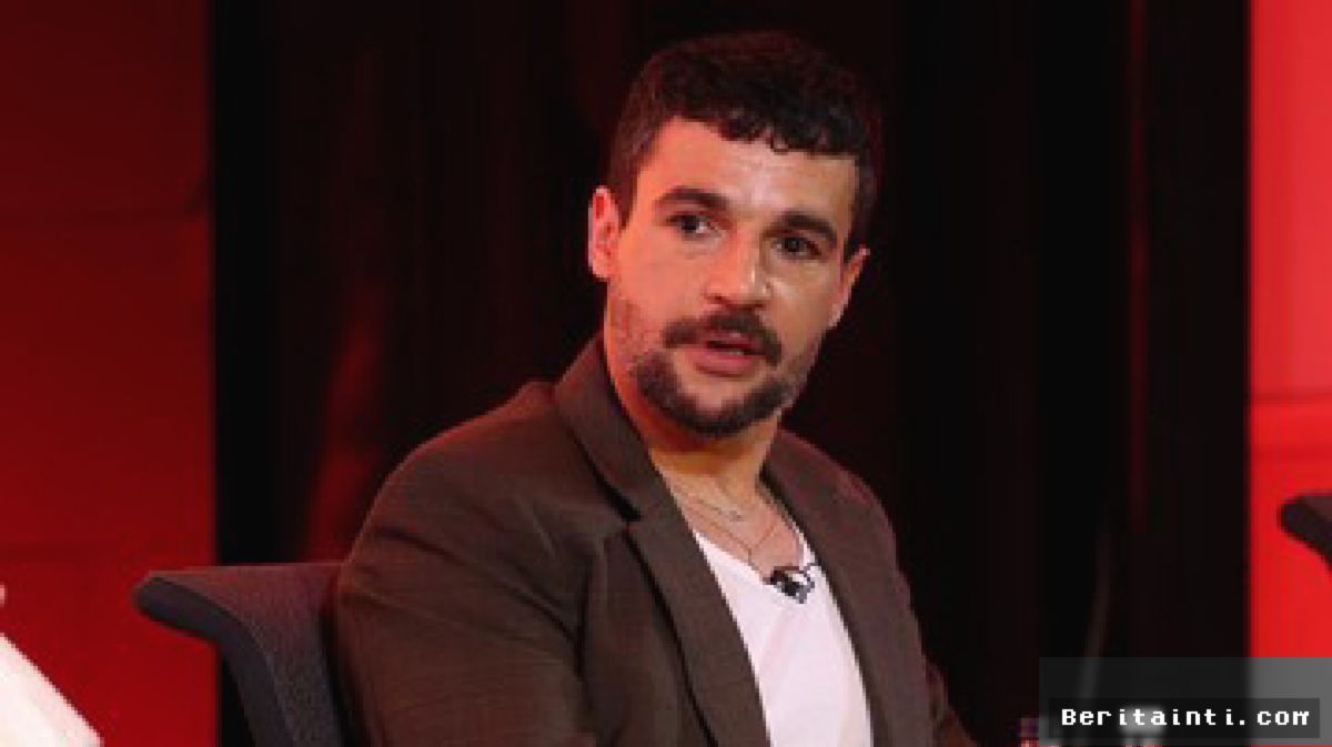 Christopher Abbott Kecil Hati Saat Ditunjuk Jadi Profesor X