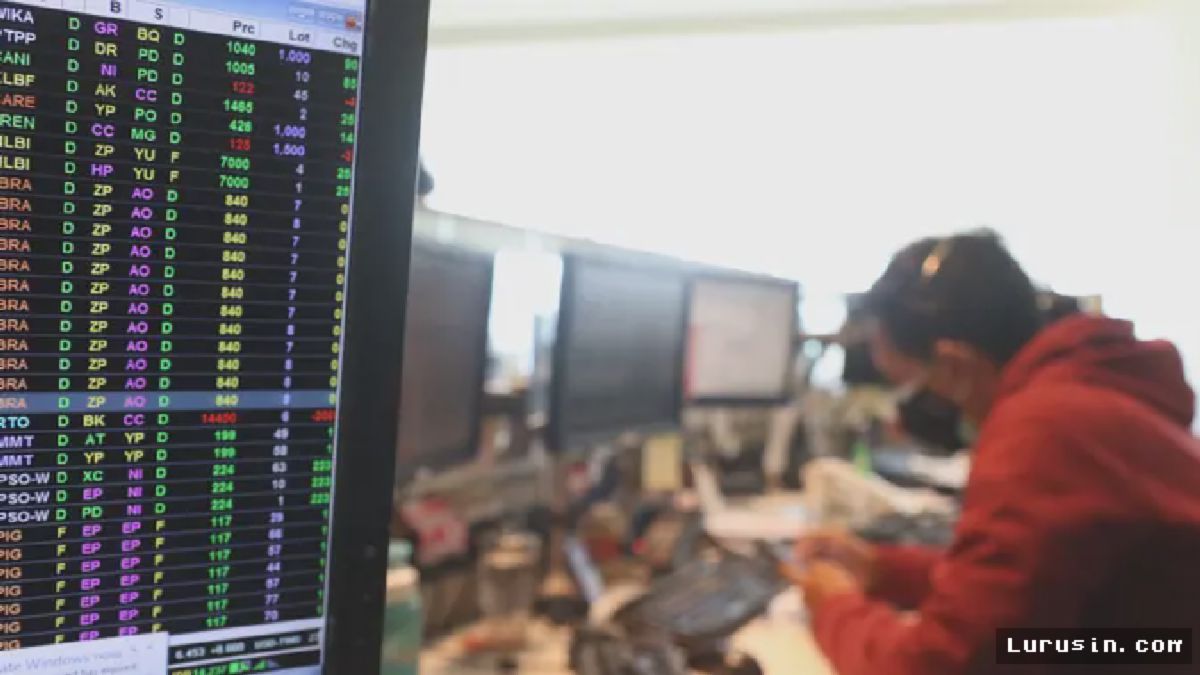 IHSG Ditutup Menguat Saat PPKM, Investor Asing Serbu Saham