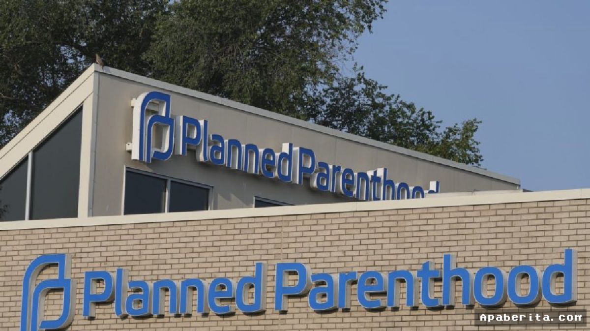 Planned Parenthood Tambah $1 Juta Iklan Demokrat di Maine dan Michigan
