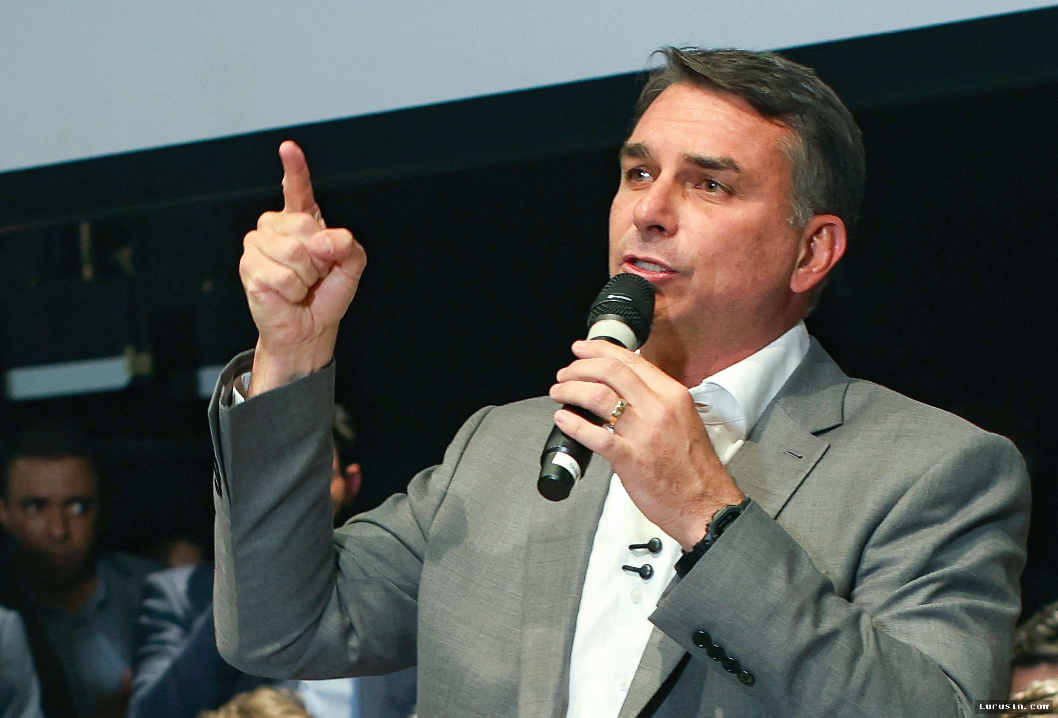 Brasil — Kemenangan Flavio Bolsonaro Angkat Aset Lokal dan Merval