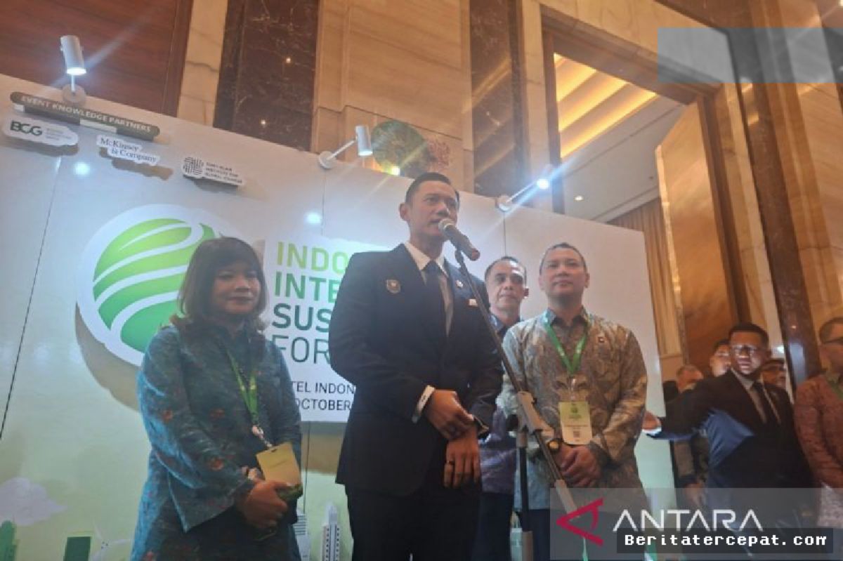AHY Pastikan Jaringan Kereta Nasional Terus Dikembangkan