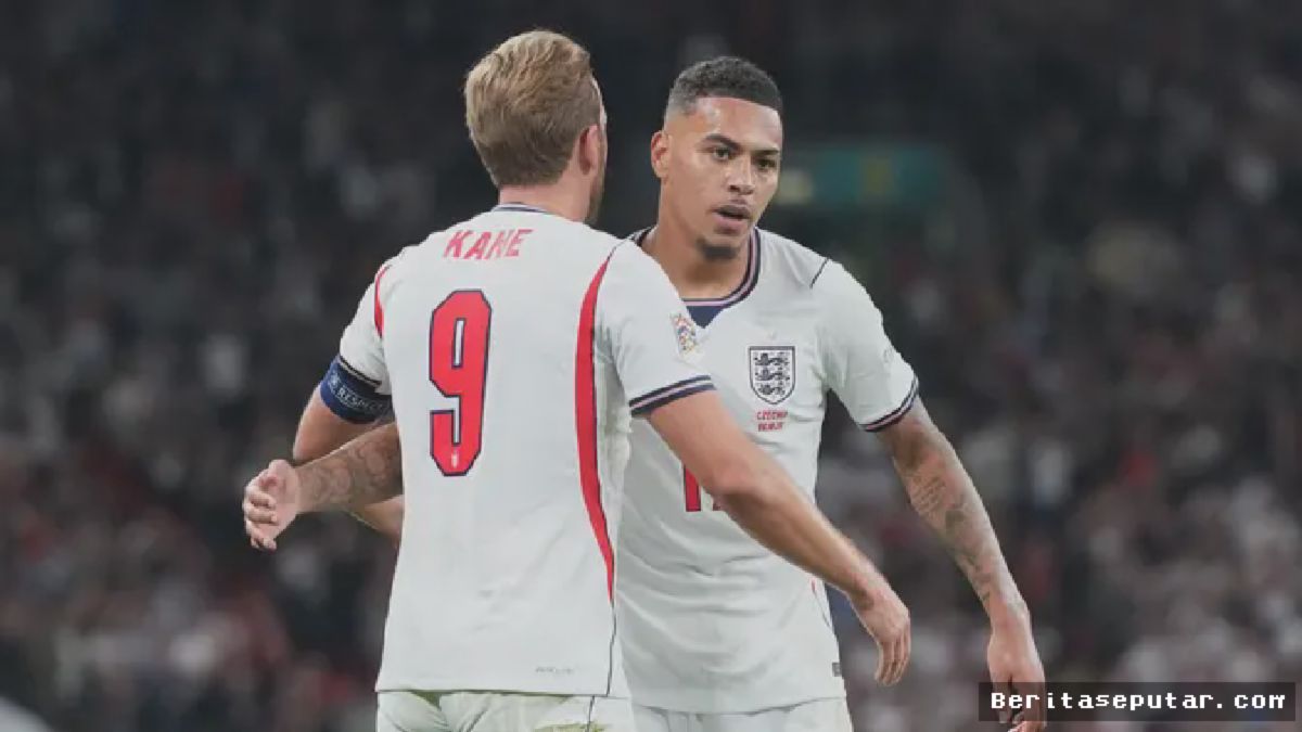 Inggris Menang atas Ceko, Kane Rayakan Gol Bersama Rogers