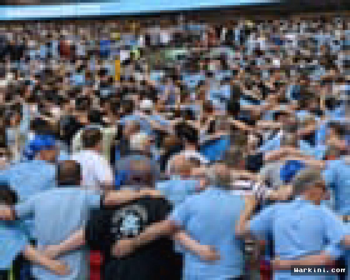 LONDON — Premier League Kembali Bergulir, Fans Inggris Tak Bisa Berpaling