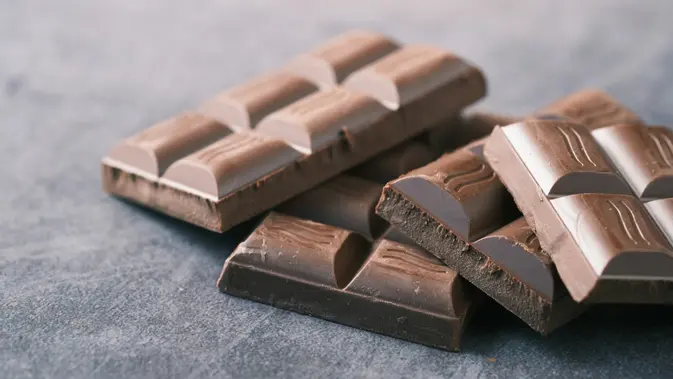 Plot Twist Dark Chocolate: Bikin Pinter dan Mood Naik Terus?