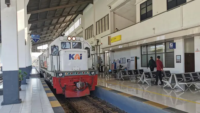Naik Kereta ke Ujung Jawa Timur, Dijamin Healing Level Dewa
