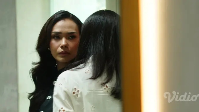 Manis di Bibir: Drama Rumit yang Campurkan Romansa dan Intrik