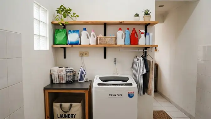 Rak Dinding Anti-Mainstream Solusi Area Laundry Sempit