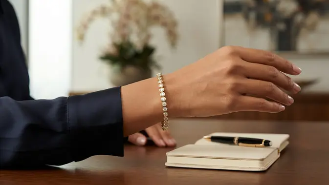 Gelang Emas Jadi Incaran Gen Z, Bikin Aura Sultan Secara Instan