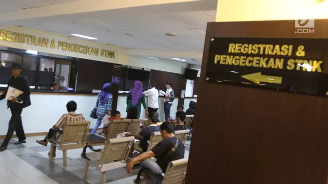 Deadline Pemutihan Denda Pajak Makin Dekat, Warga Antre di Polda Metro Jaya