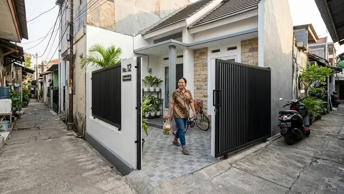 Pagar Minimalis Buat Teras Sempit di Gang Sempit, Gas Pol!
