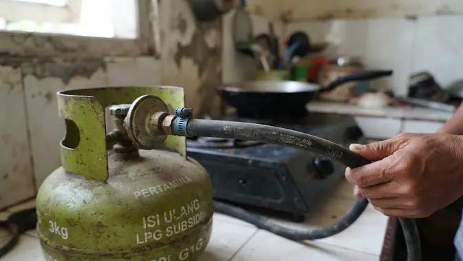 Waspada! 5 Tanda Selang Gas Rumah Lo Udah Bahaya Banget