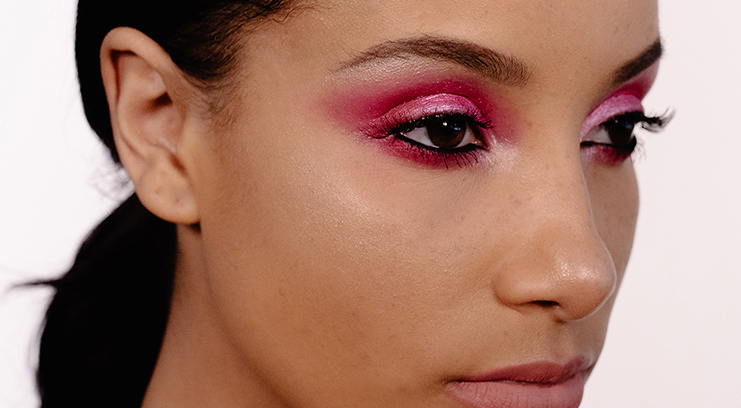 Glitter Eyeshadow Biar Nggak Norak? Ini Triknya Biar Mata Kamu Bling-Bling Tapi Tetap Chic!