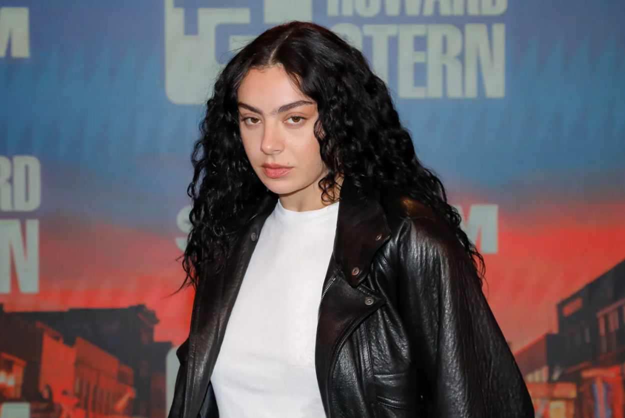 Charli XCX Akan Terjun ke Dunia Film Bersama Takashi Miike