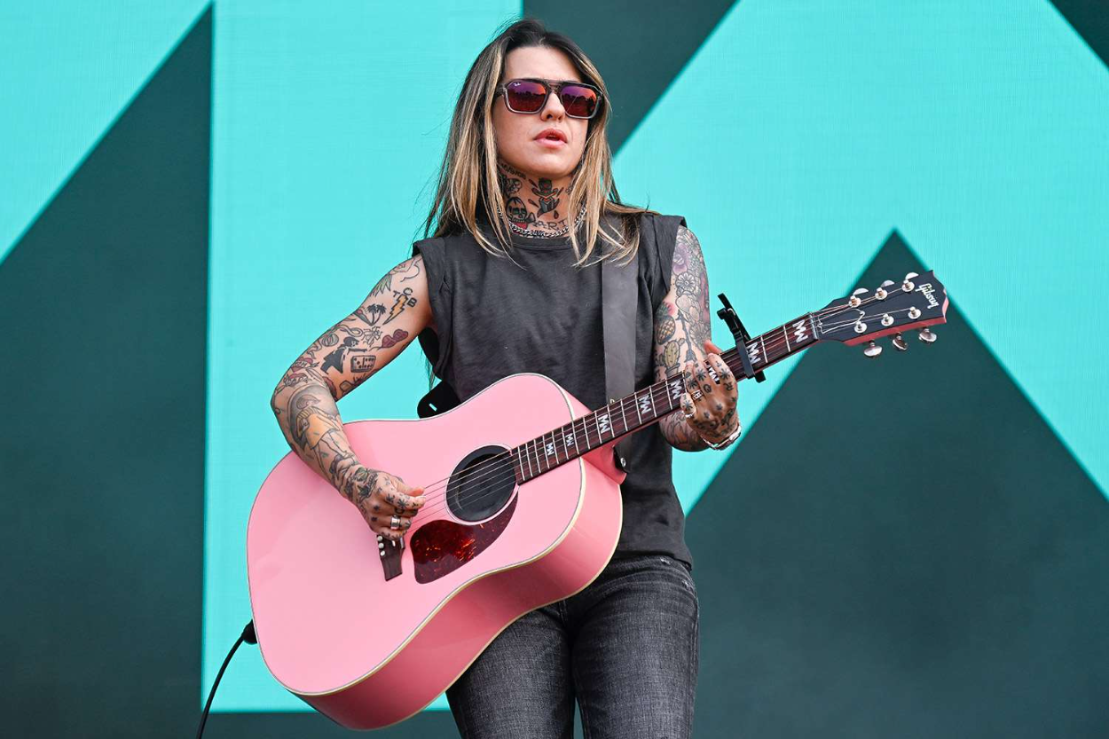 Morgan Wade Berbagi Perjalanan Kesehatan dengan Dukungan dari Kyle Richards