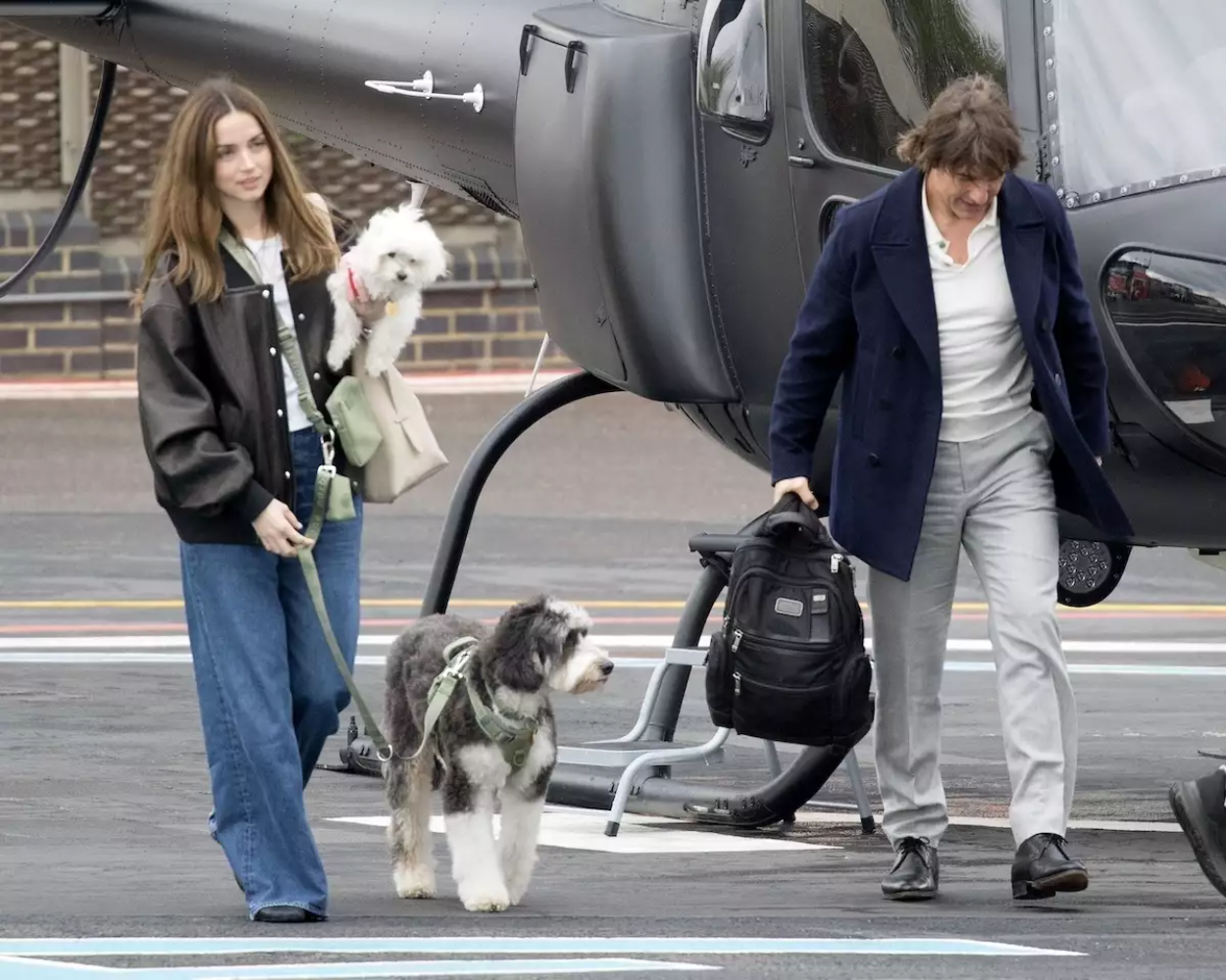 Tom Cruise dan Ana de Armas Terlihat Menikmati Waktu Bersama di London Sebelum Makan Malam