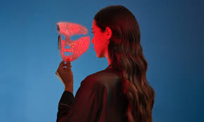 LED Face Mask Bikin Kulit Glowing Sekejap? Ini Kata Dokter!