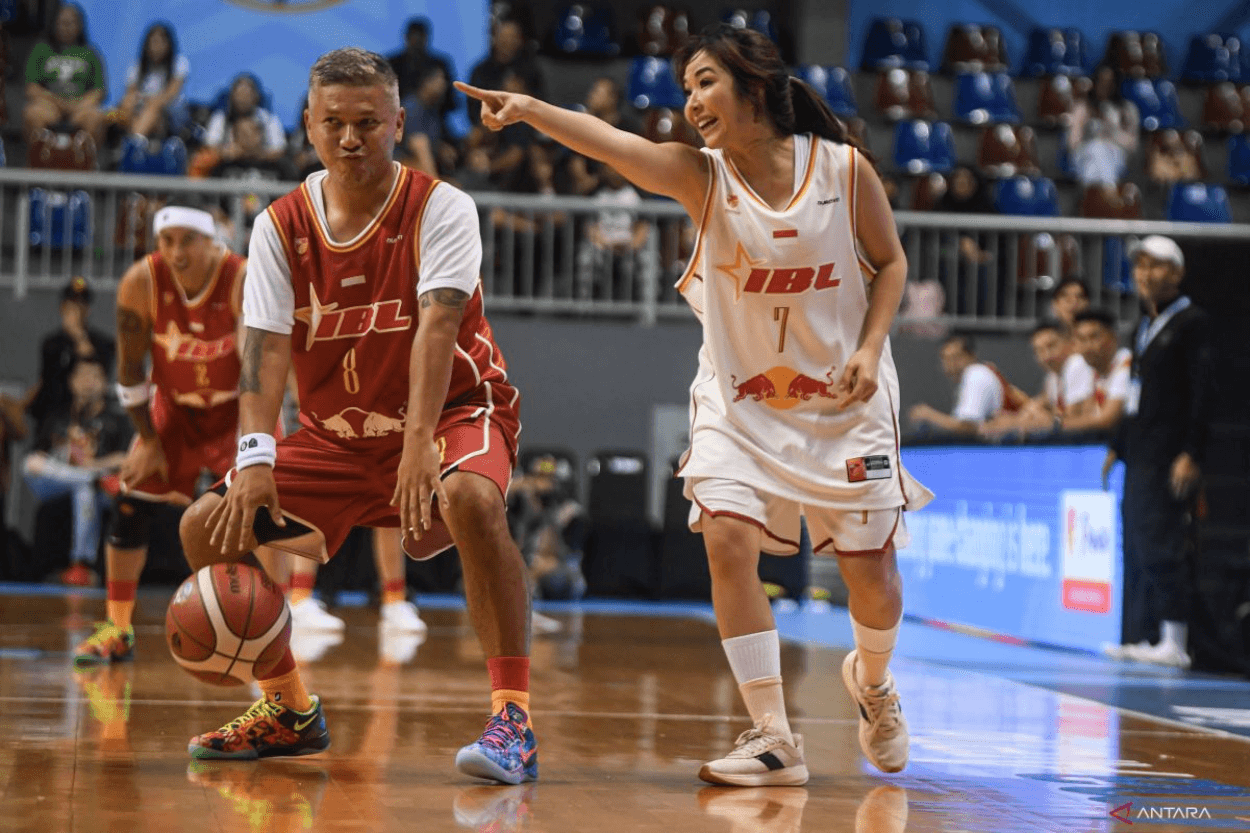 Kompak dan Akur, Gading Marten Nikmati Momen Bareng Gisel dan Gempi di Lapangan Basket