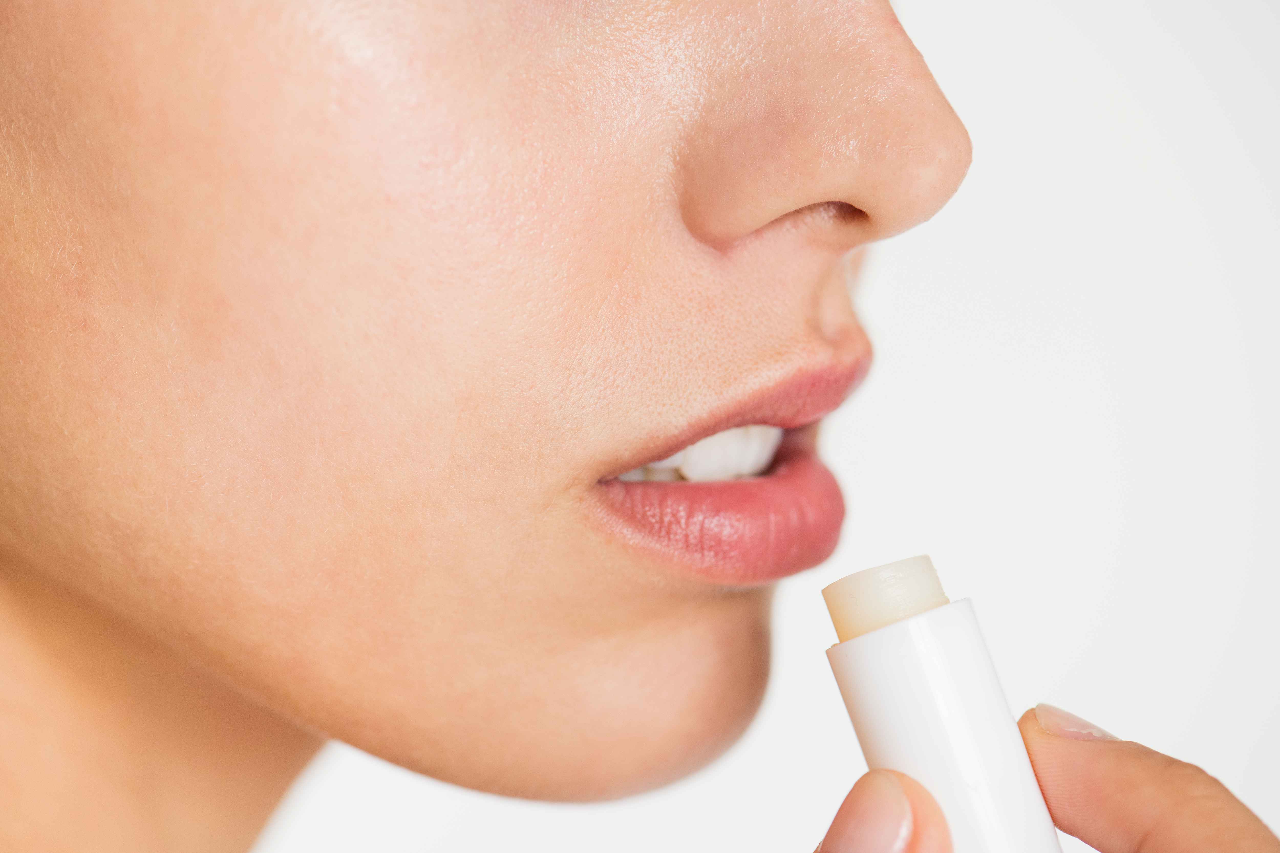Ini Dia Tips Menipiskan Bibir Secara Alami Ataupun Medis!