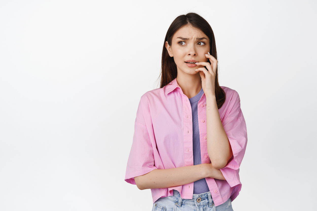 Kebiasaan Kecil yang Sering Bikin Capek Mental, Ini 7 Ciri Kamu Terlalu Overthinking!