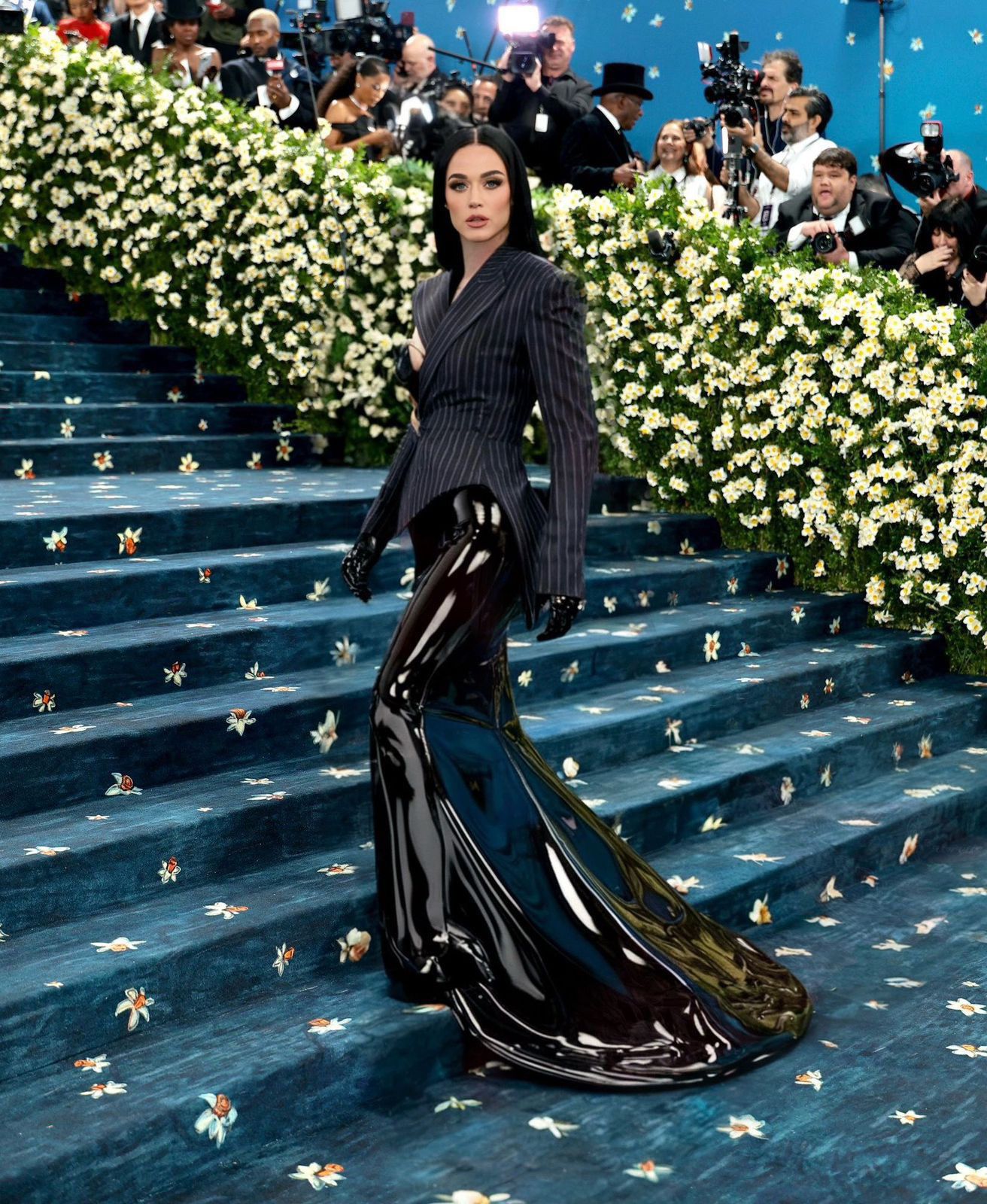Katy Perry Jadi Best Costum di Met Gala 2025, Ternyata Hanya Hasil AI! 