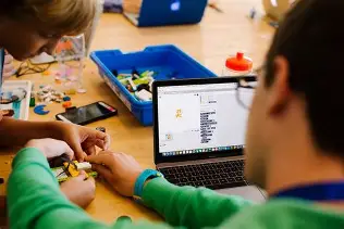 Intip 5 Cara Seru Mengajarkan Coding untuk Anak Usia Sekolah