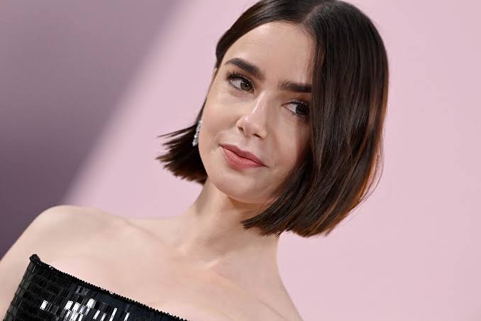 Bukan Cuma Pindah ke Roma, Emily Cooper Tampil Kece dengan Gaya Rambut Bob ala Italia!
