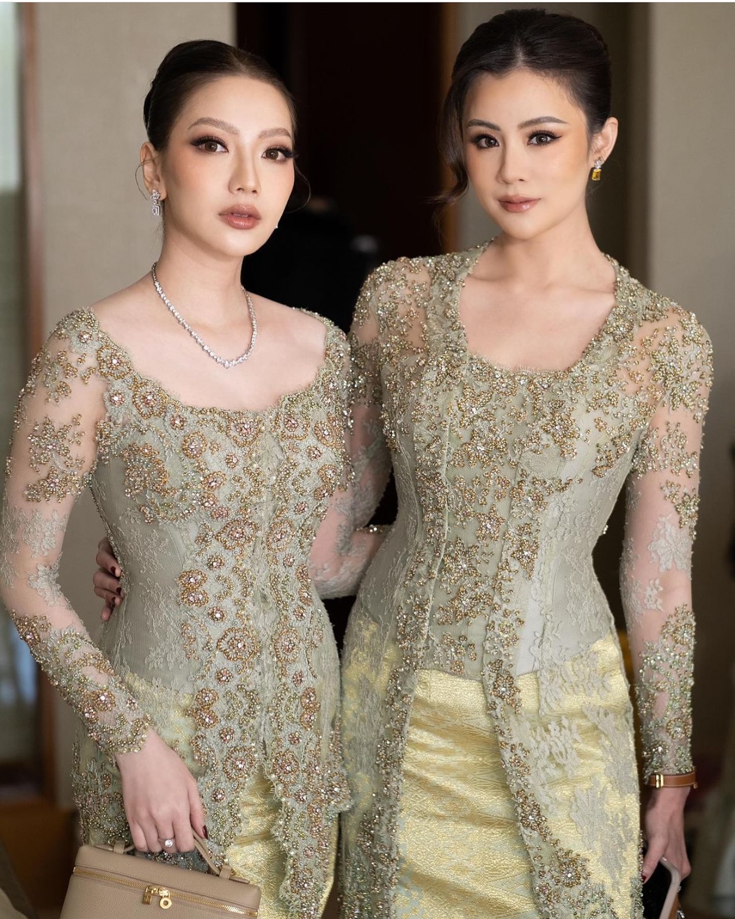 Kebaya di Era Modern: Meles...