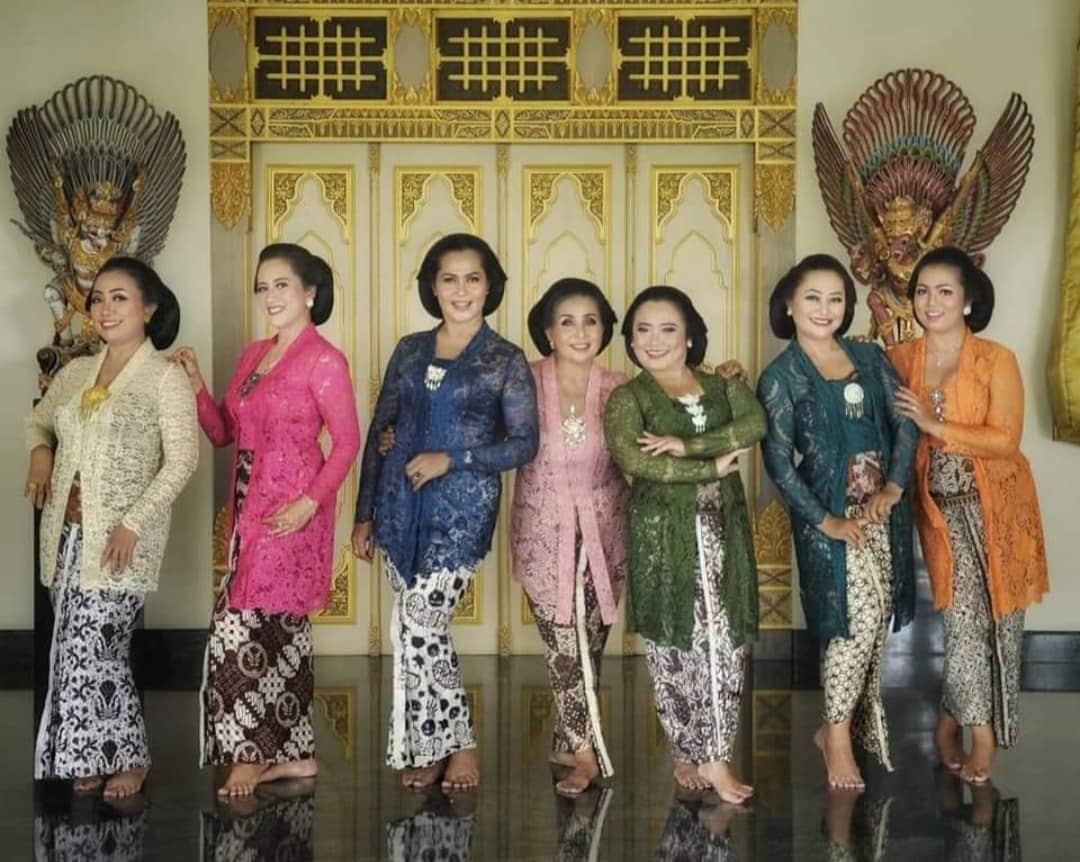 Unik! Komunitas Perempuan Berkebaya Indonesia (PBI): Melestarikan Budaya Melalui Keanggunan Kebaya