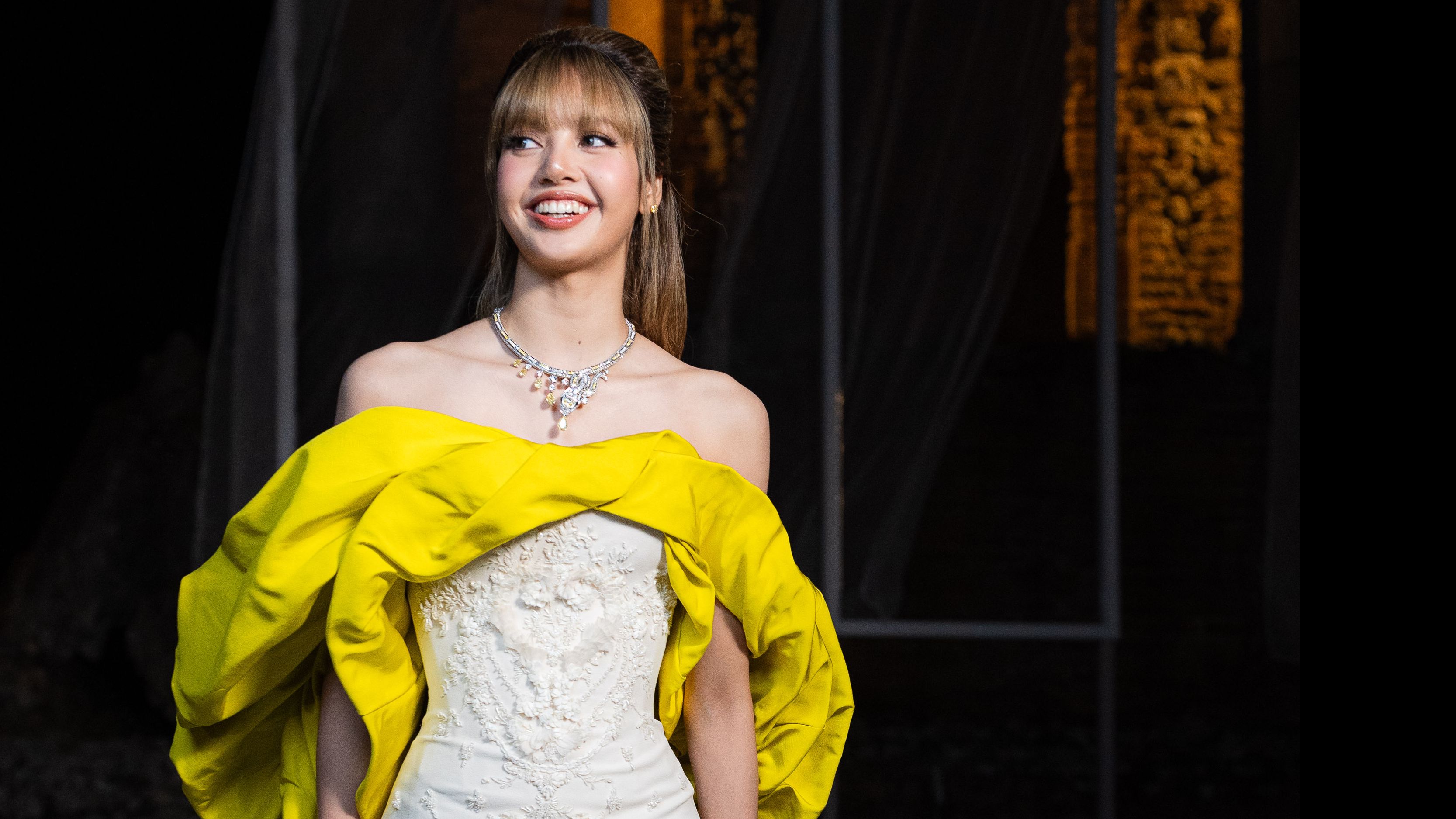 Elegan Banget! Lisa BLACKPI...