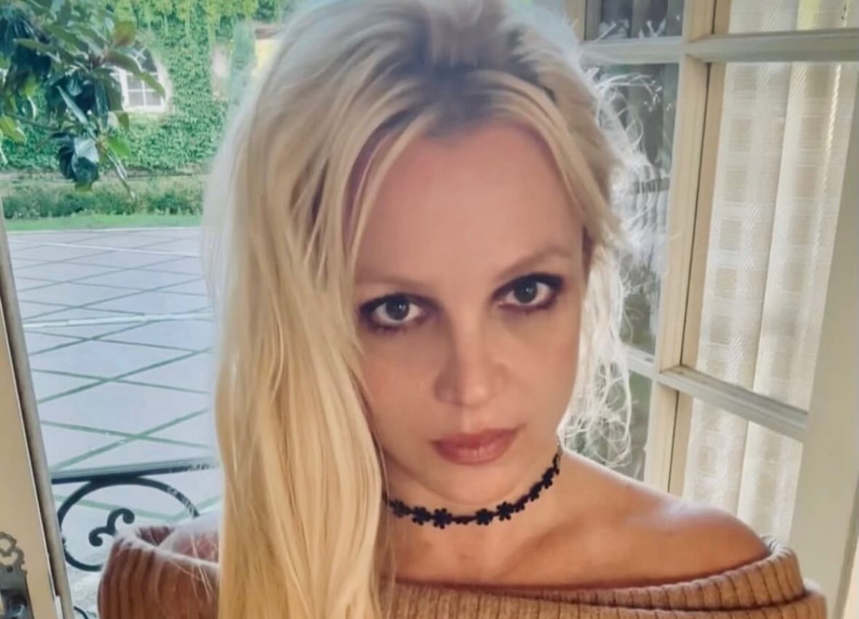 Britney Spears Buka Suara Soal Tuduhan Merokok di Pesawat, Salah Pramugari?