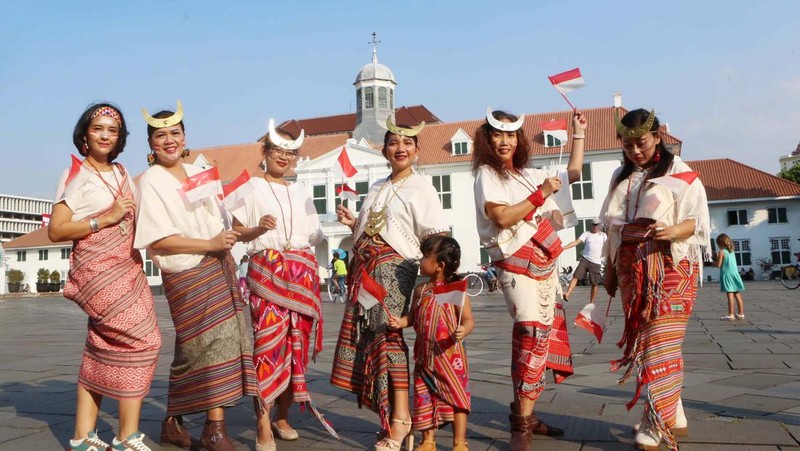 Tampil Memukau dengan Wastra: 3 Manfaat Ajaib untuk Perempuan Indonesia