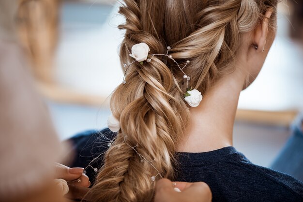 Makin Chic! 7 Gaya Rambut Simple, Feminine, dan Classy yang Wajib Dicoba