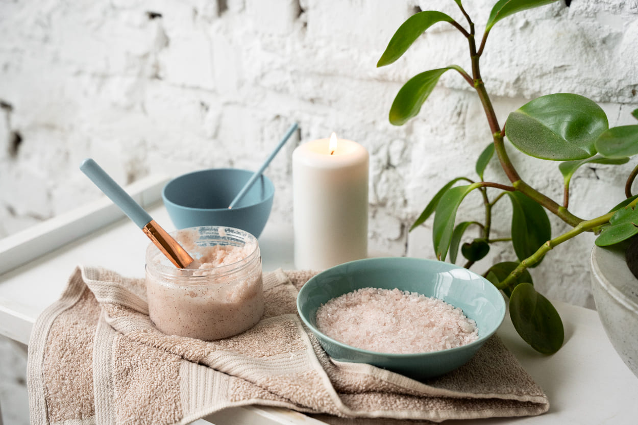 Bikin Kulit Bebas Kilap! Ini 7 Scrub Alami yang Efektif Atasi Wajah Berminyak, Wajib Kamu Coba di Rumah!