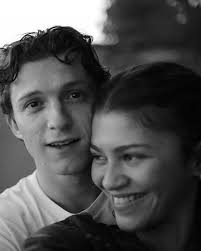Zendaya & Tom Holland Tunda Rencana Pernikahan, Apa Penyebabnya?