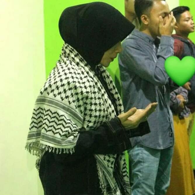 Geger! Waria Jadi Ustazah dan Dirikan Paguyuban di Kendal, Netizen Heboh