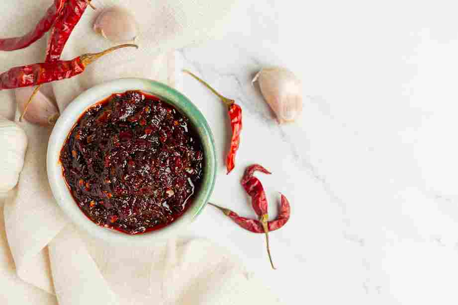 Resep Chili Oil Daun Jeruk, Sambal Pedas Aromatik yang Wajib Kamu Stok di Dapur! gbr