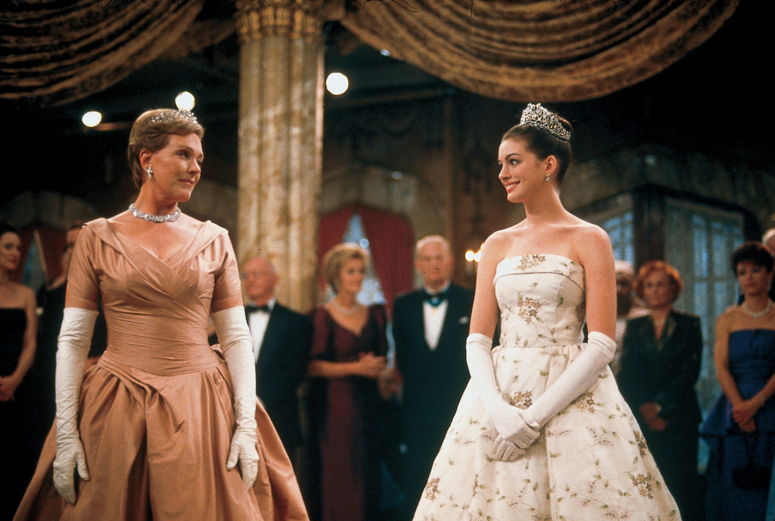Film 'Princess Diaries 3' Siap Syuting di Eropa? Tim Produksi Ketahuan Lagi Cari Castle!