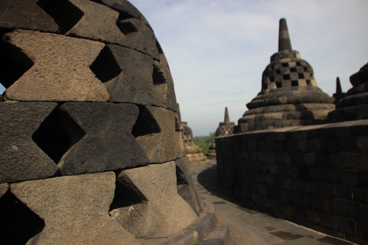 Misteri Kekuatan Abadi Candi Borobudur: Tanpa Semen Tapi Tetap Berdiri Gagah! gbr