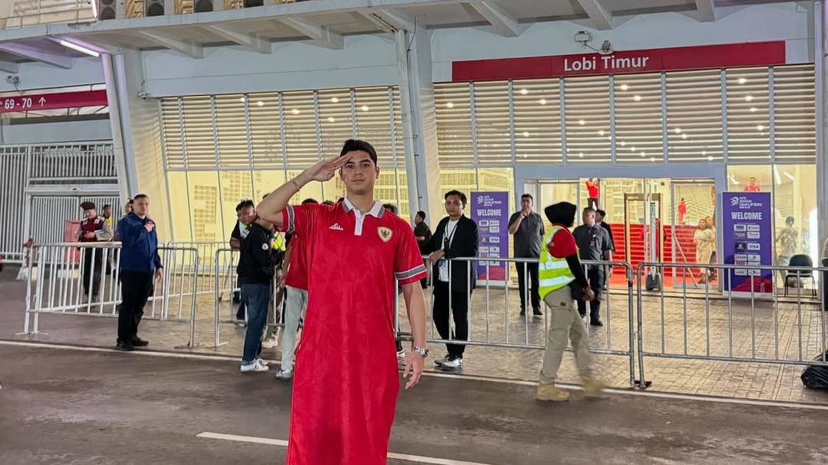 Al Ghazali Pakai Jersey Model Gamis di GBK, Paduan Fashion dan Nuansa Takbiran yang Bikin Pangling! gbr