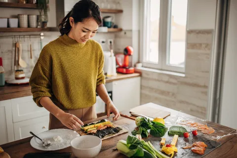 Makan Enak, Mood Ceria? Ini Fakta Koneksi antara Pola Makan dan Kesehatan Mental!