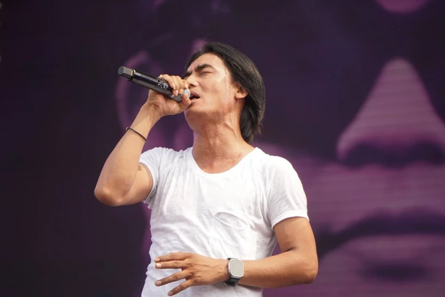 Charly Van Houten Pilih Bebaskan Lagu-Lagunya dari Royalti: 'Daripada Mumet!'