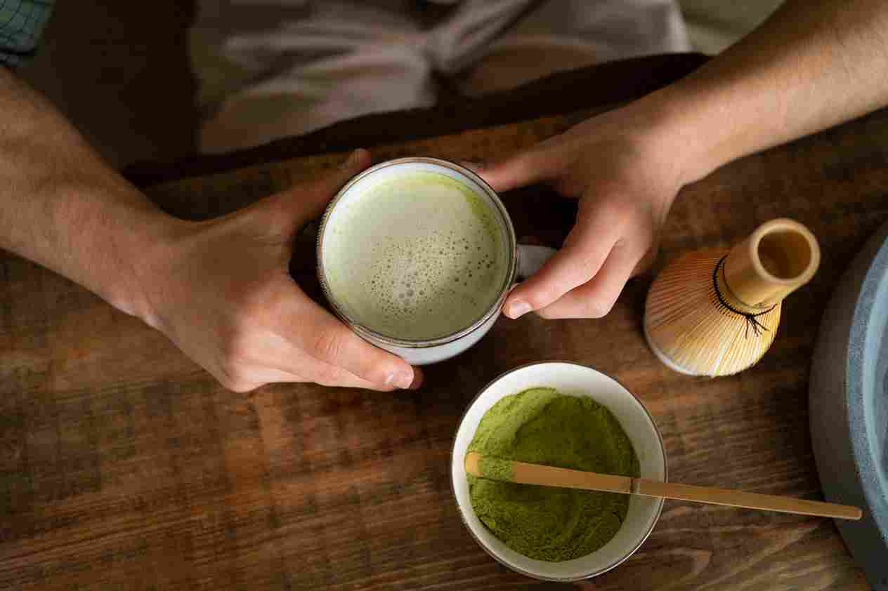 Kopi vs Matcha Minuman Favorit Mana yang Lebih Baik Buat Kesehatan