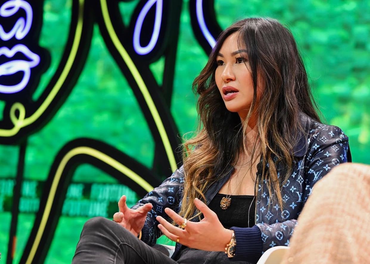 Lucy Guo, Miliarder 30 Tahu...